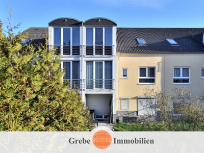 Helle Wohnung mit großem Familienzentrum und Wannenbadezimmer ab sofort für Sie frei!